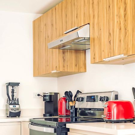 Entire Beautiful Condo With Rooftop Pool And Gym 산살바도르 외부 사진